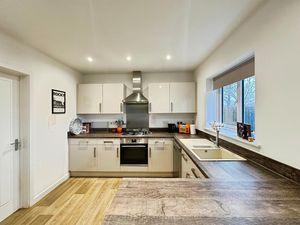 Photo 16- click for photo gallery